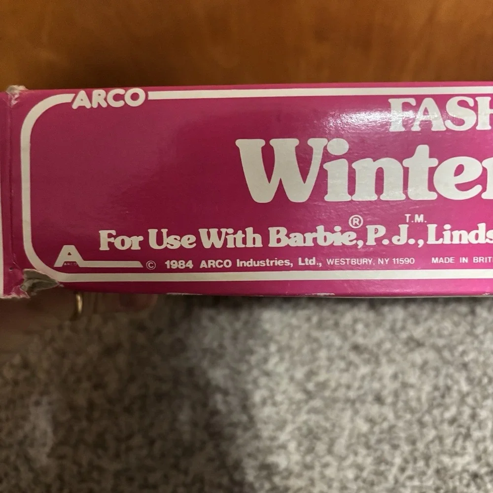 1984 Vintage Rare Fashion Doll‎ Winter Holiday Set 7695 ARCO *Read*